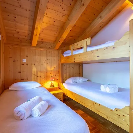Dağ evi Vansamis, Breathtakinng Views & Sauna