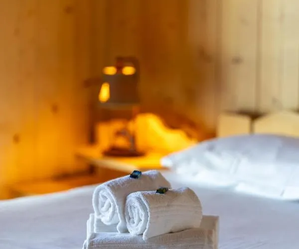 Vansamis, Breathtakinng Views & Sauna Chalet *